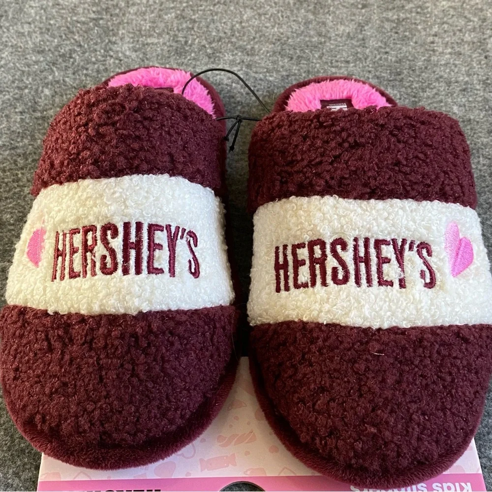 Hershey's‎ Cozy Slippers in Burgundy and White Girls Size 2-3 New